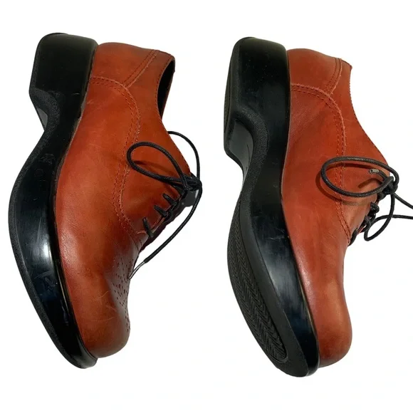 Dromedaris Red Oxfords Anti-Skid Outsoles with Rocker Bottoms Size US 7 - Picture 3 of 10
